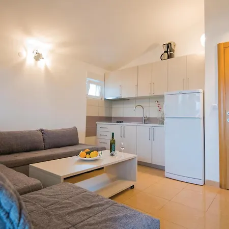 1 Bedroom Awesome In Apartment
