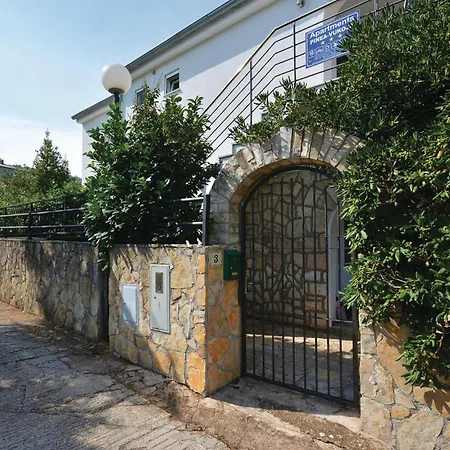 Apartment 1 Bedroom Awesome In *